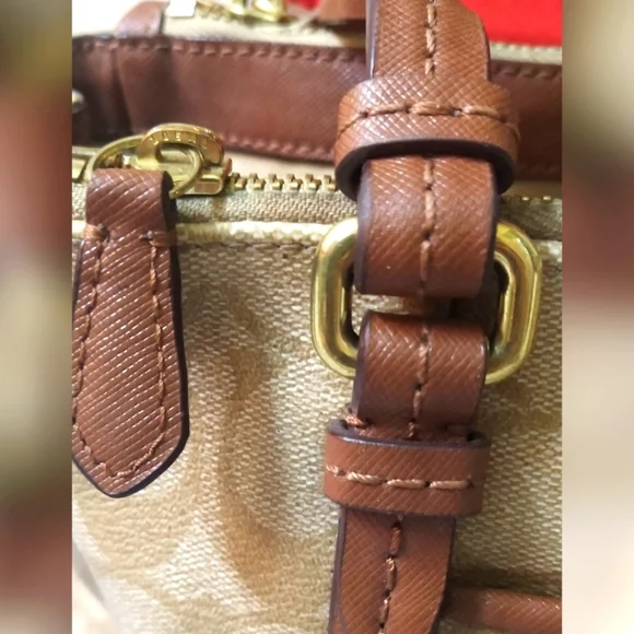 Coach New York Peyton Double Zip Carryall Khaki/Brown #C1495-F24603 pre-owned - Picture 4 of 14